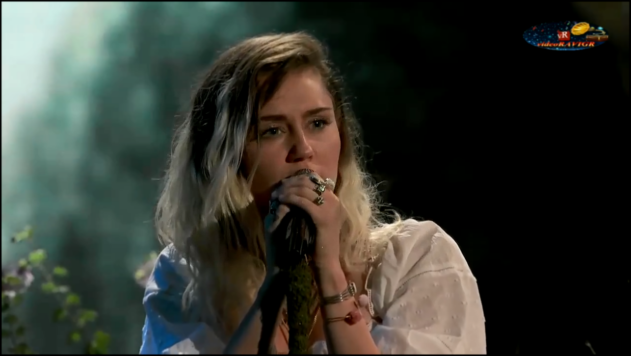 Видеоклип Miley Cyrus - Malibu. The Voice 2017