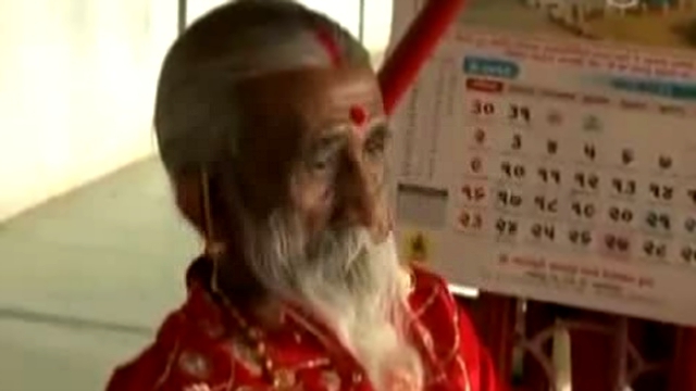 Индийский отшельник 70 лет живёт без пищи и воды 