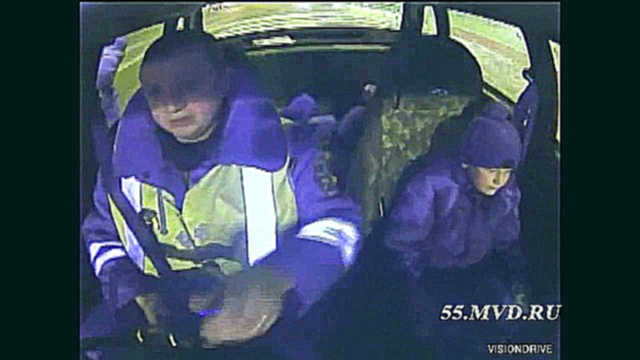 Видеоклип Полицейские нашли замерзшего 8-летнего мальчика и отвезли к маме